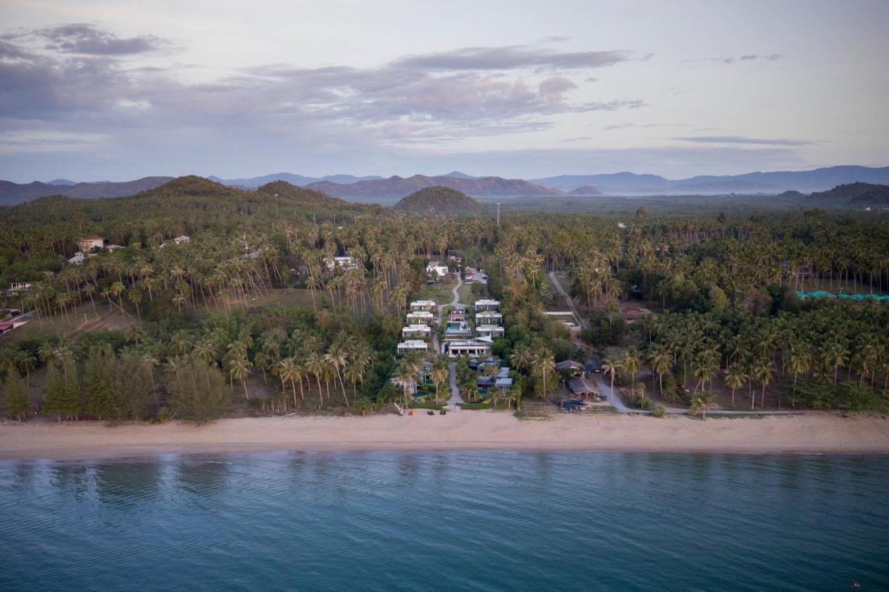 Seanery Beach Resort Bang Saphan Exteriör bild