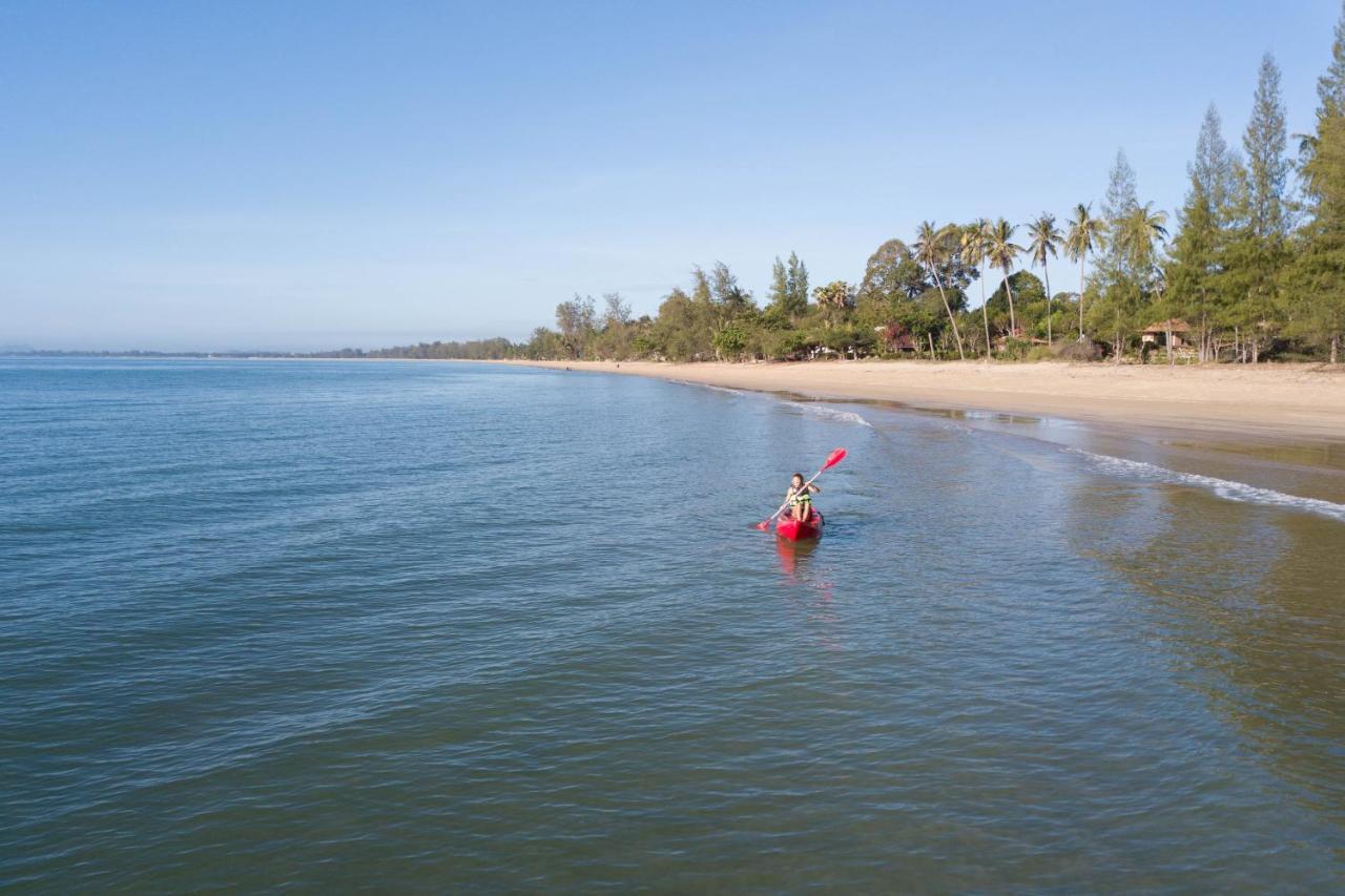 Seanery Beach Resort Bang Saphan Exteriör bild